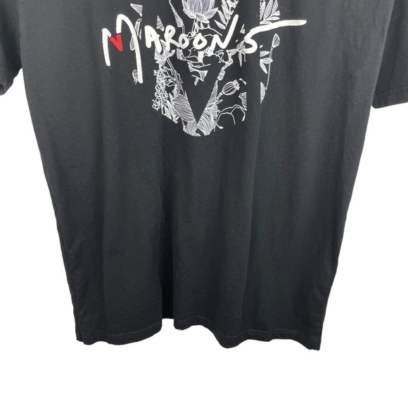 Maroon 5 X Hardrock | Black Band Graphic Tee Shirt - Picture 3 of 6